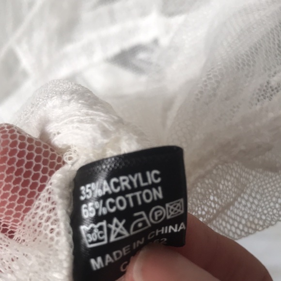 Butterfly sheer kimono - Picture 6 of 9